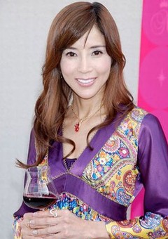 Наоми Кавасима